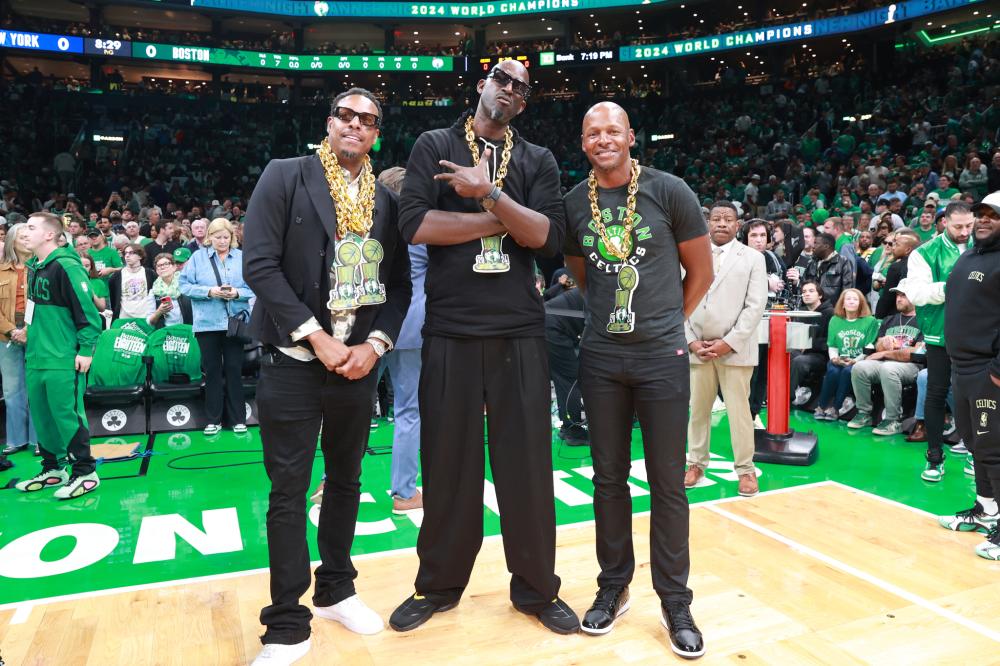 球员关系更 球员关系更