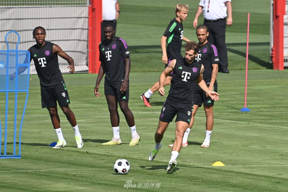 队医采取了 队医采取了